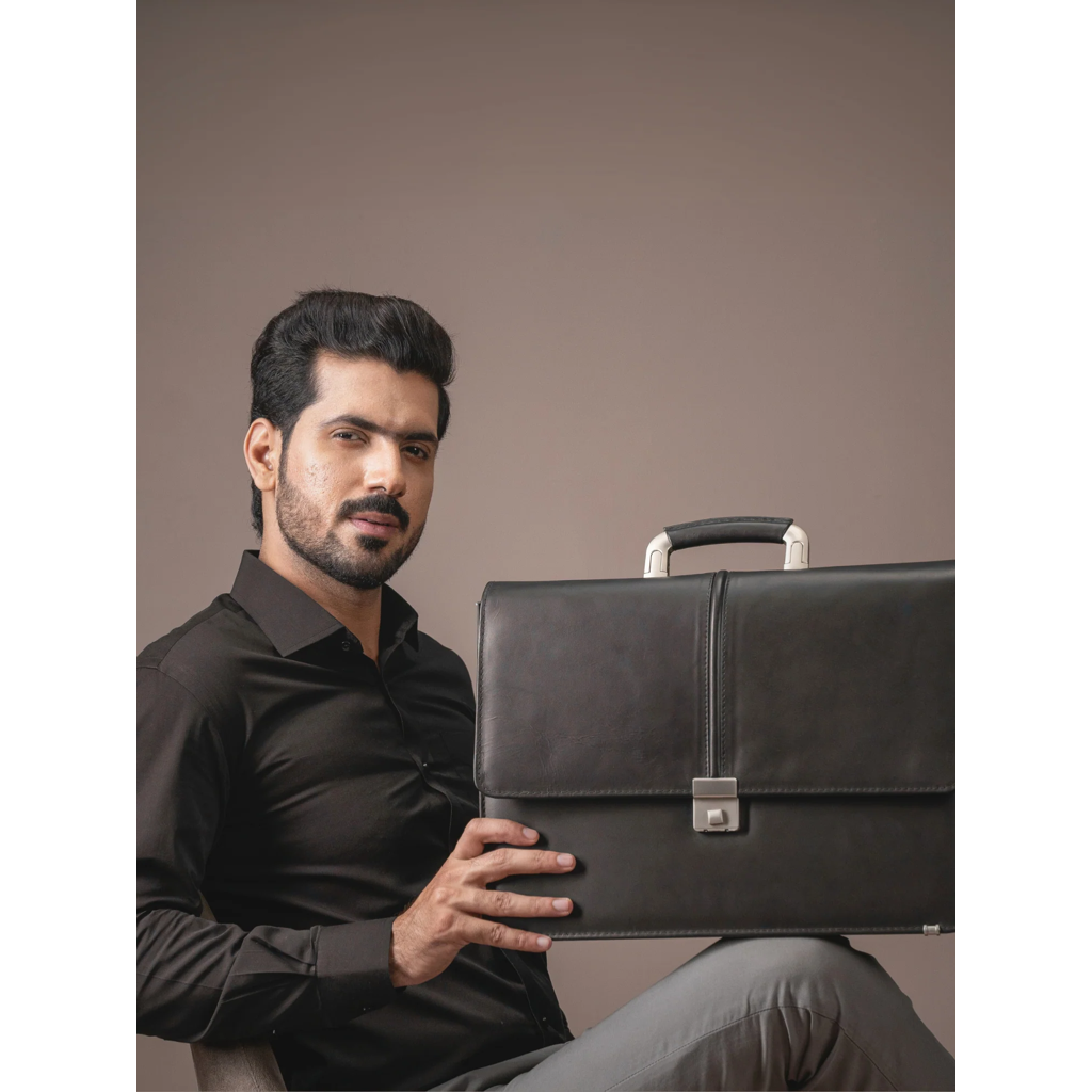 Aldermere/Black leather laptop bag